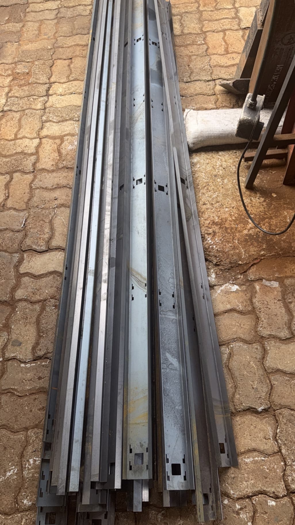 shelving supports